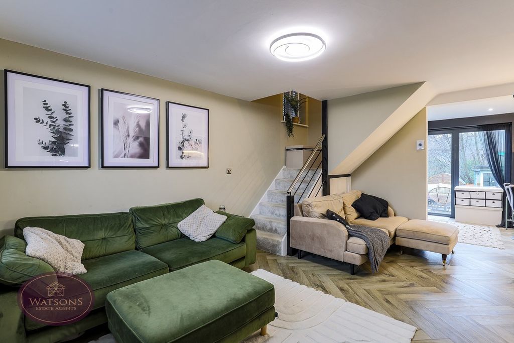 Property photo 2 of 28