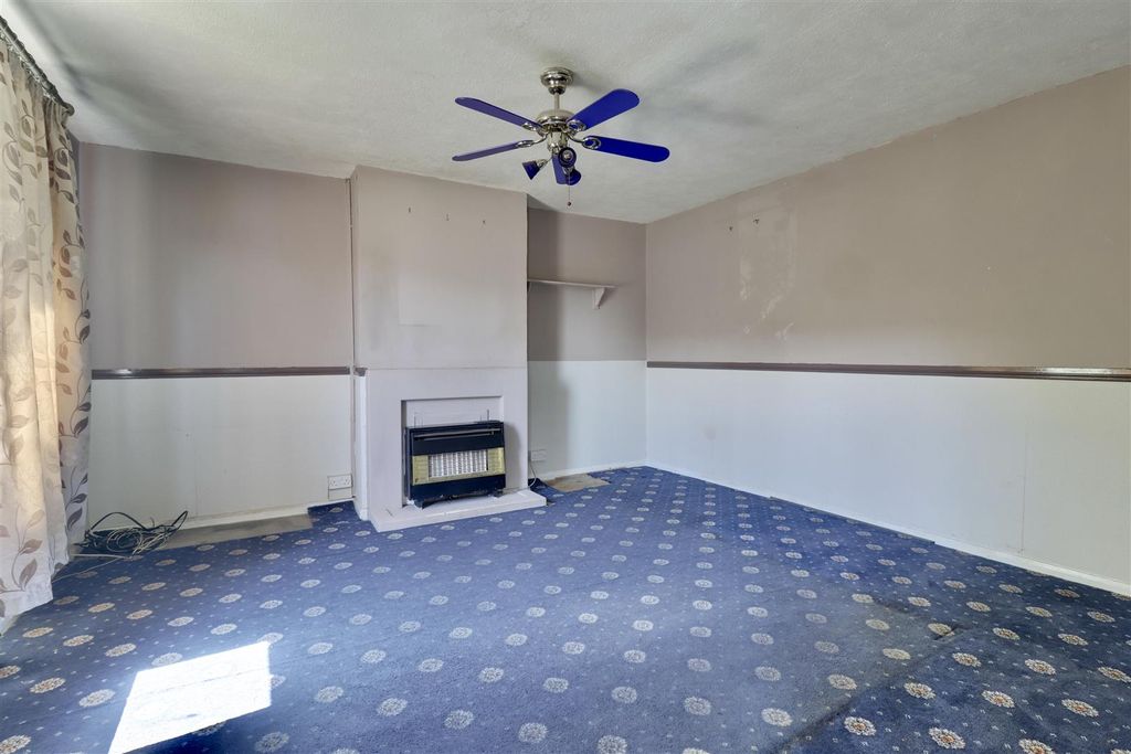 Property photo 2 of 11 1Ade6B5F-4Df6-4C57-Bf53-527D5A87F2Bc_1_201_A.Jpeg