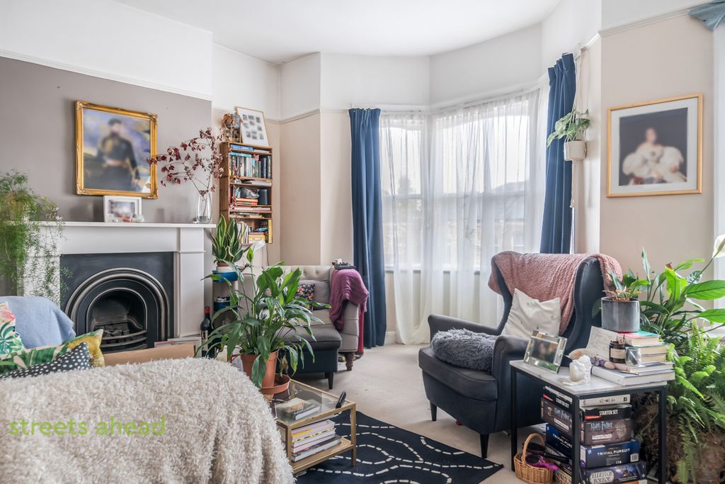 Property photo 2 of 16 643c156B-4ee9-430...