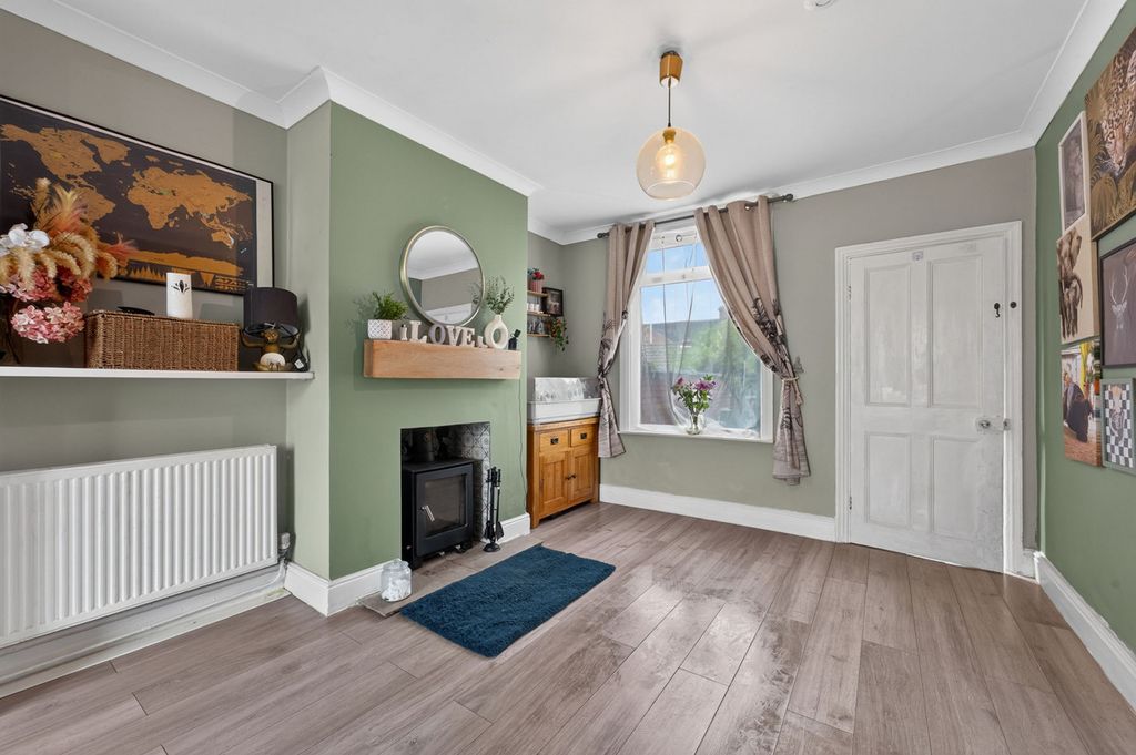 Property photo 2 of 30