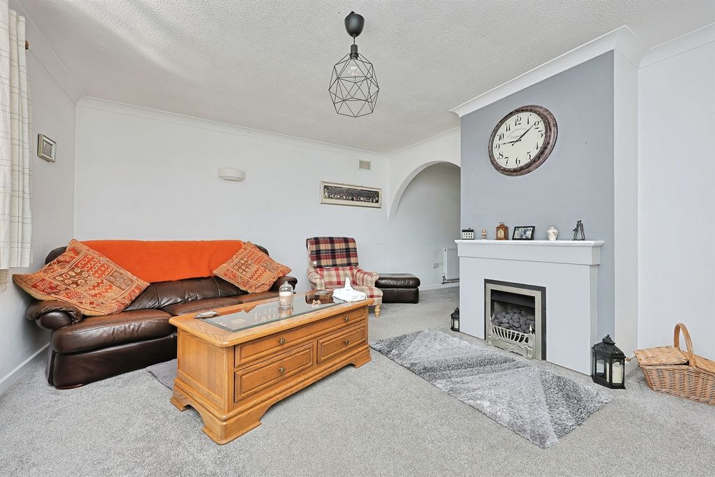 Property photo 3 of 16