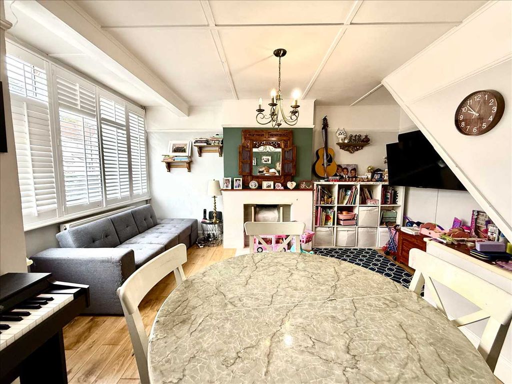 Property photo 3 of 19