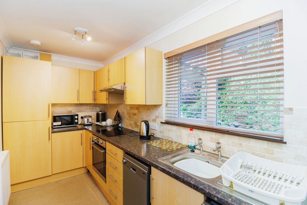 Additional image 6 of 3 bed flat for saleAlta Vista Road, Paignton, Devon TQ4