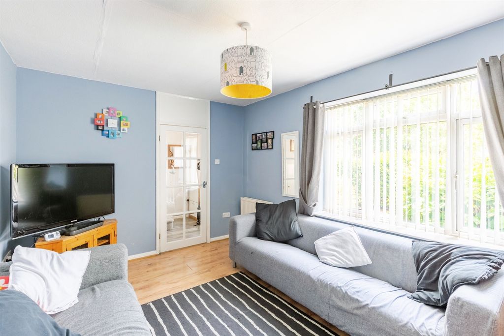 Property photo 2 of 17