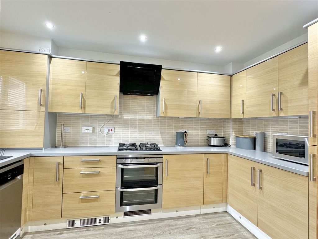 Property photo 3 of 17 Tempimage9Apjsb.Jpg