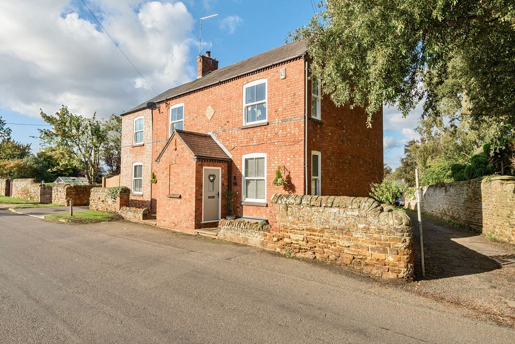 Property photo 1 of 27