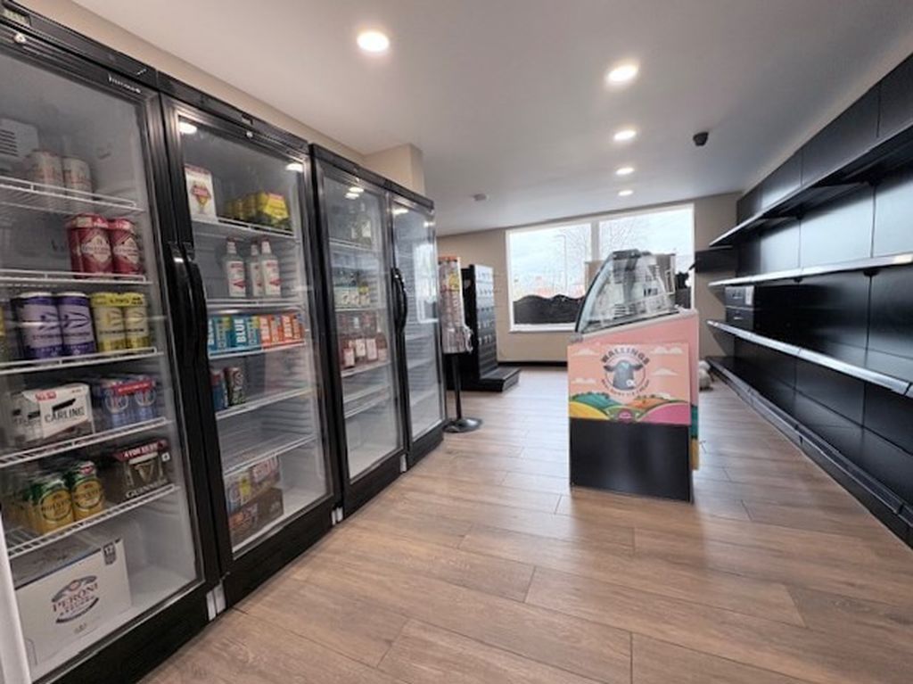 Property photo 2 of 9 Photo 1