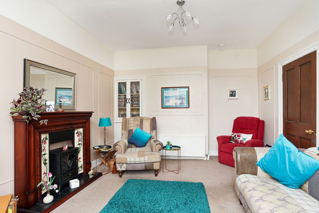 Property photo 3 of 18 Property Image 4