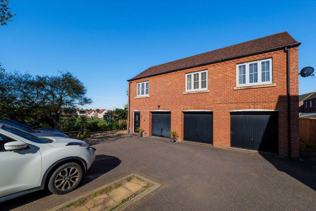 Property photo 1 of 15 5083103