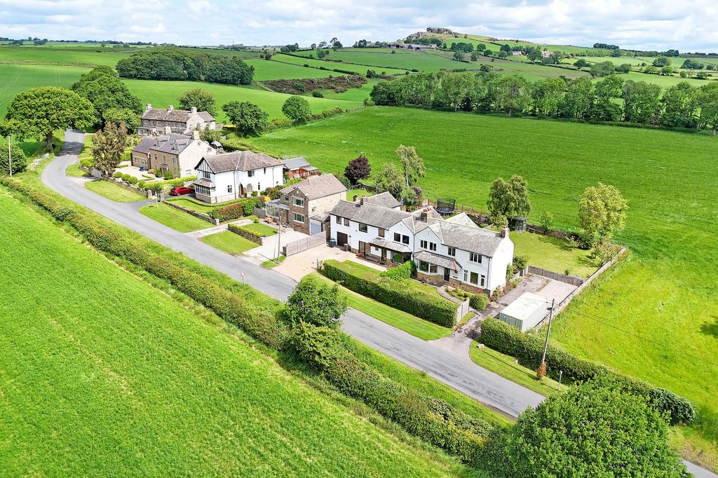 Property photo 2 of 23