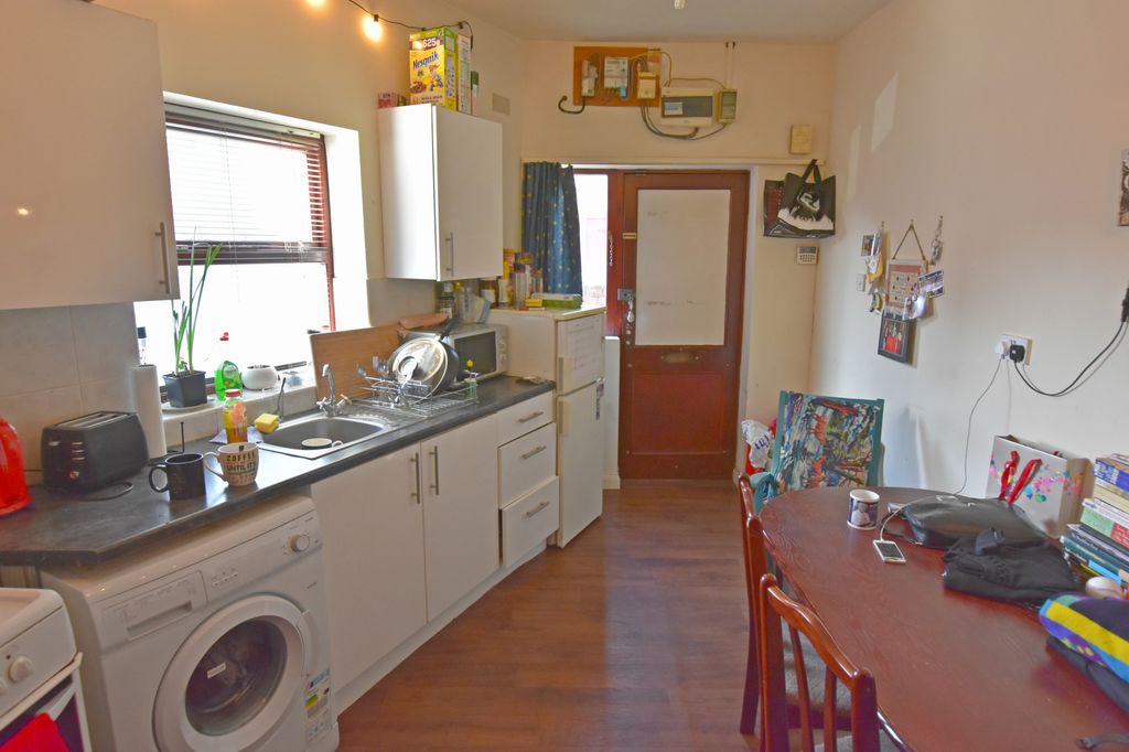 Property photo 2 of 3