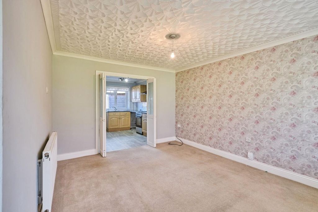 Property photo 2 of 17 Dscf3331.Jpg