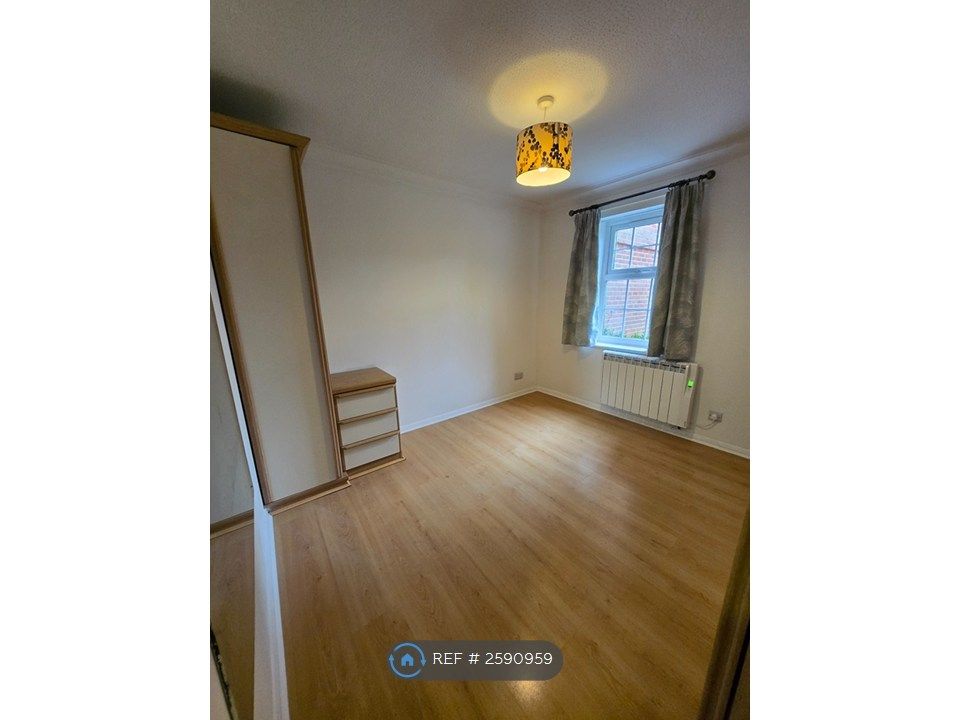 Property photo 3 of 11 Principal Bedroom