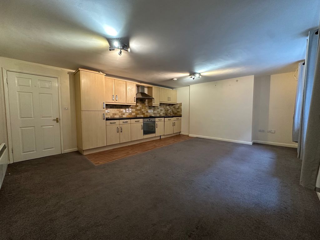 Property photo 3 of 9 Photo 7