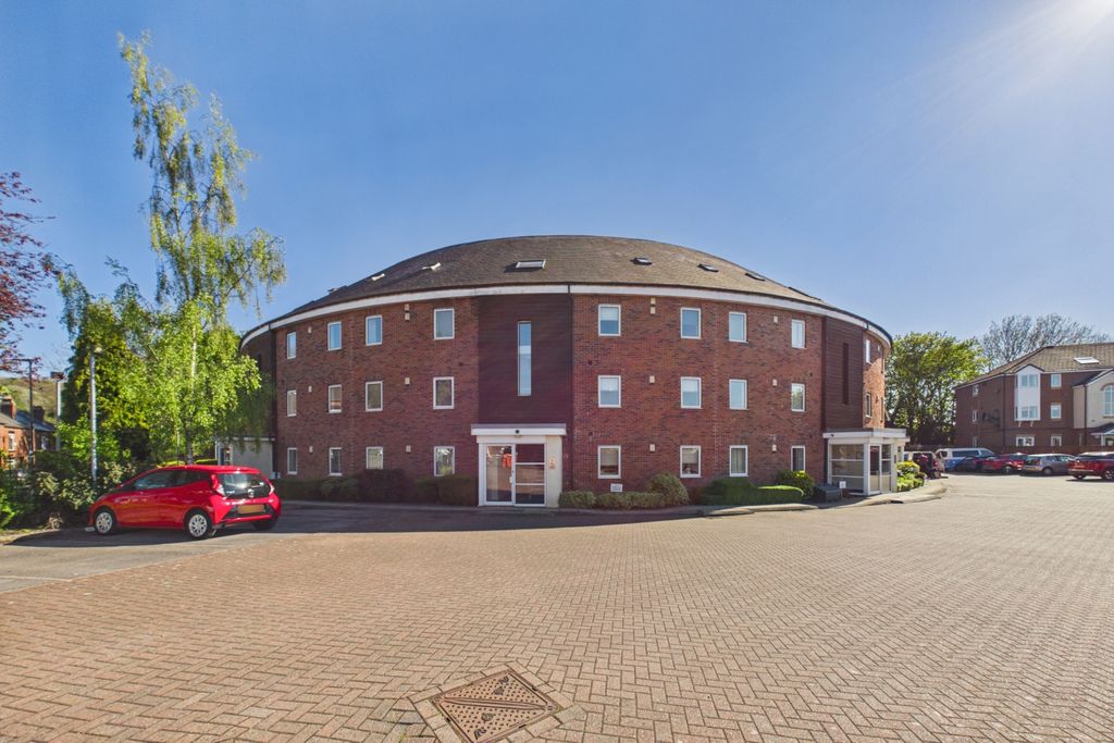 Property photo 1 of 17 Front External