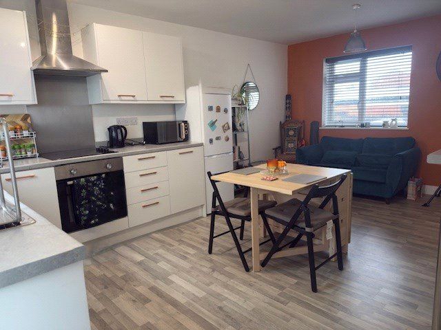 Property photo 2 of 12 Picture No. 16