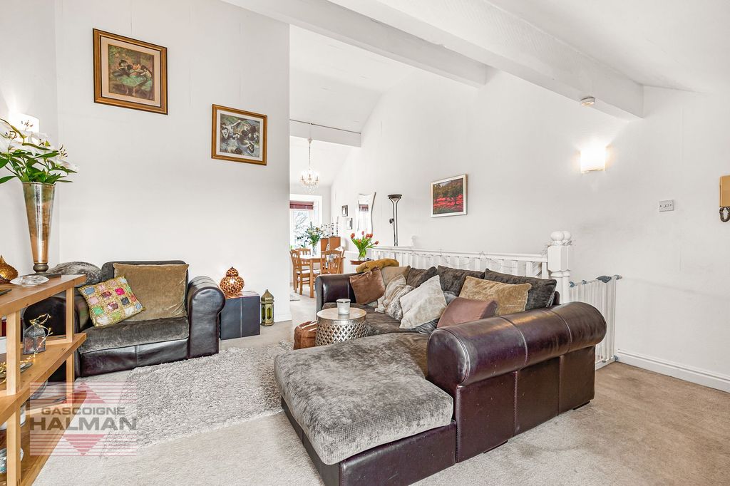 Property photo 3 of 20