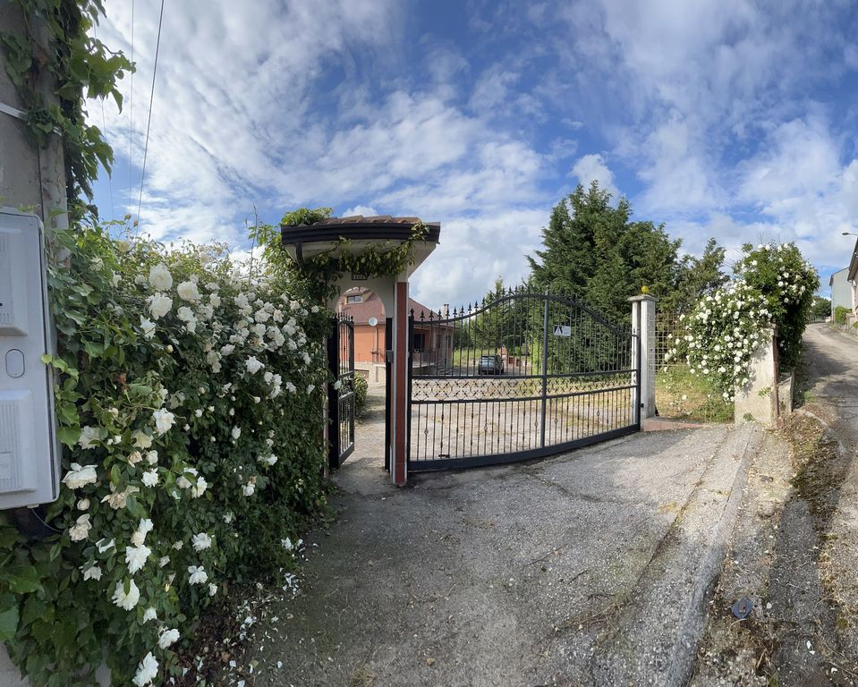 Property photo 2 of 45