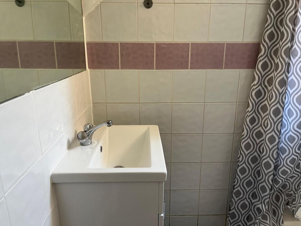 Property photo 3 of 5 WC