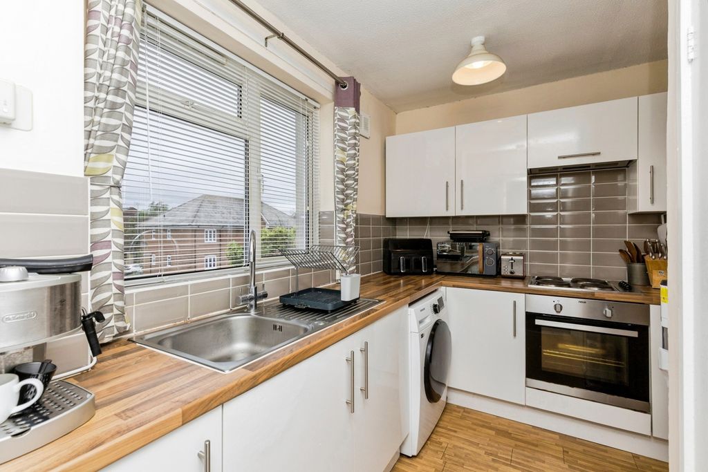 Property photo 2 of 10 Pbox-Img.Jpg