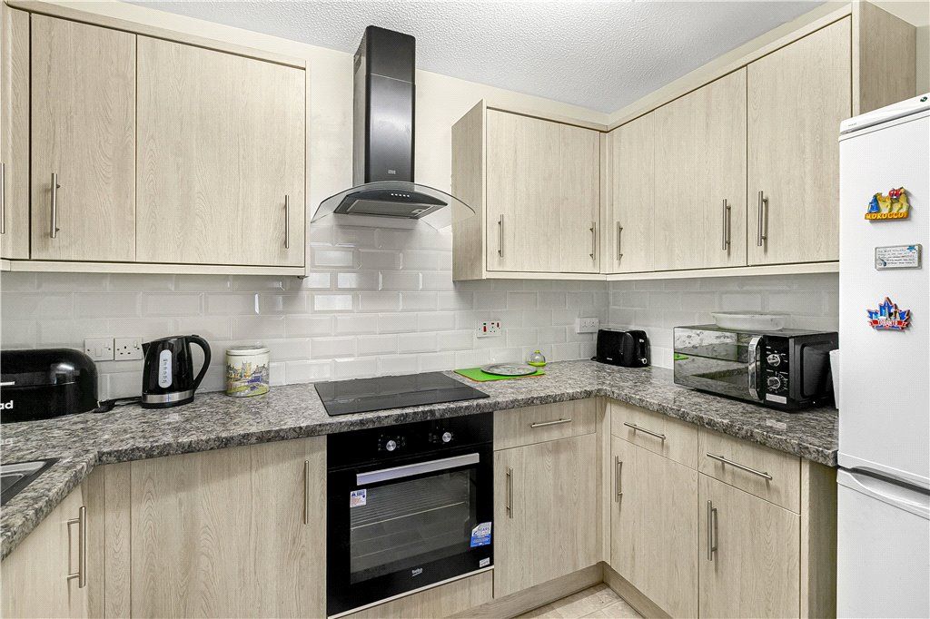 Property photo 3 of 14 Kitchen