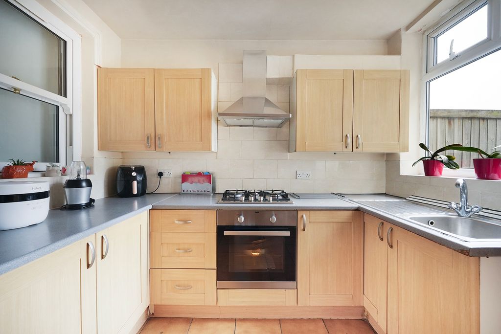 Property photo 2 of 18 A_E04784