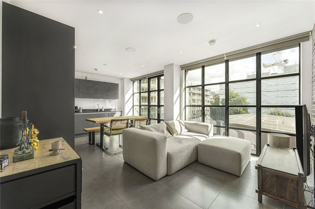 Property photo 1 of 18 Open Plan Living