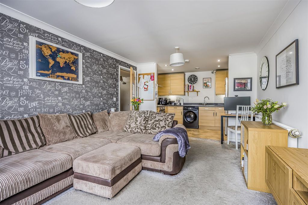 Property photo 1 of 16 34 Southdown View, Military Road, Hilsea-Porticoma