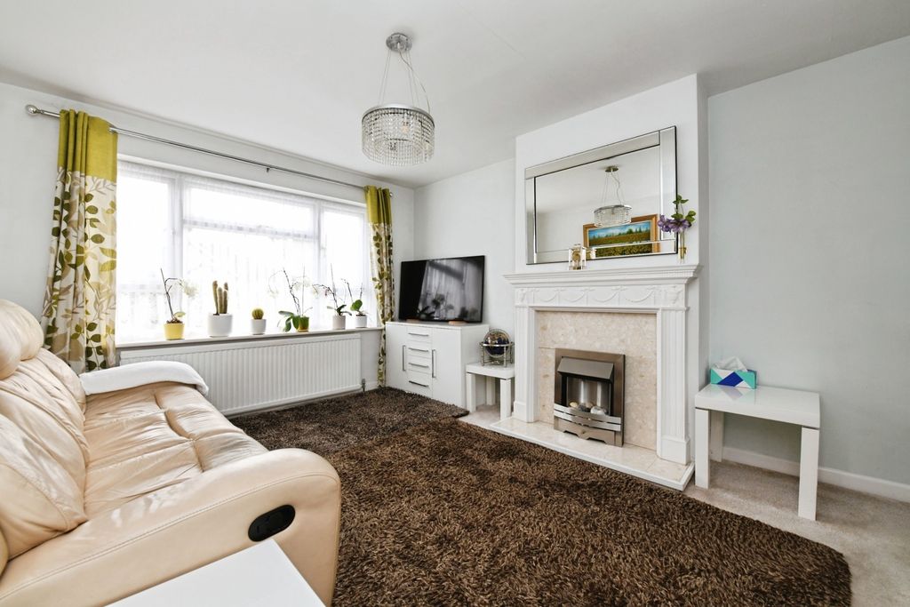 Property photo 3 of 12 Pbox-Img.Jpg