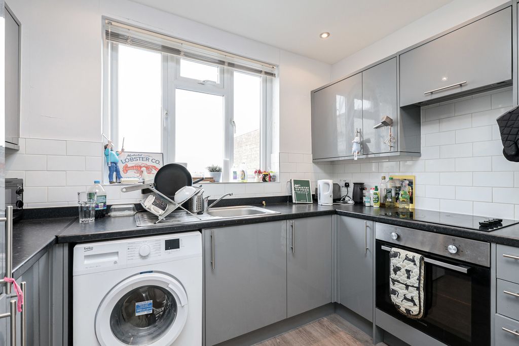 Property photo 1 of 11 Pbox-Img.Jpg