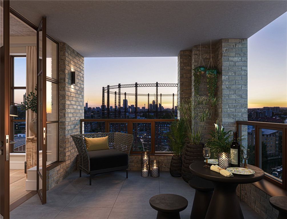 Property photo 3 of 6 Balcony