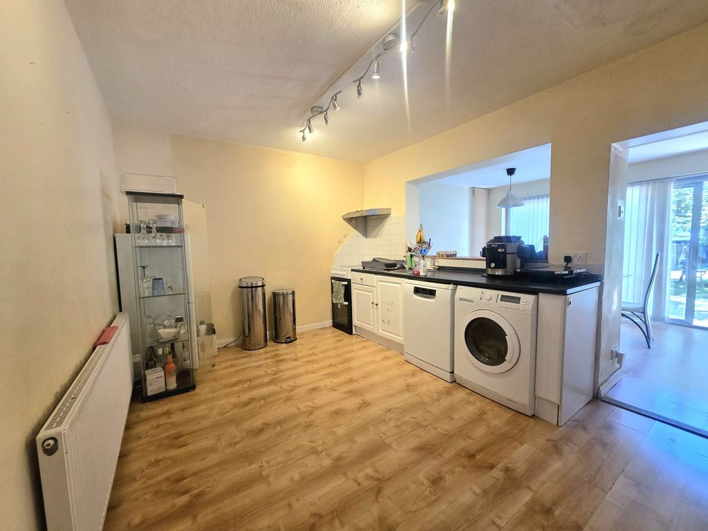 Property photo 3 of 12 10