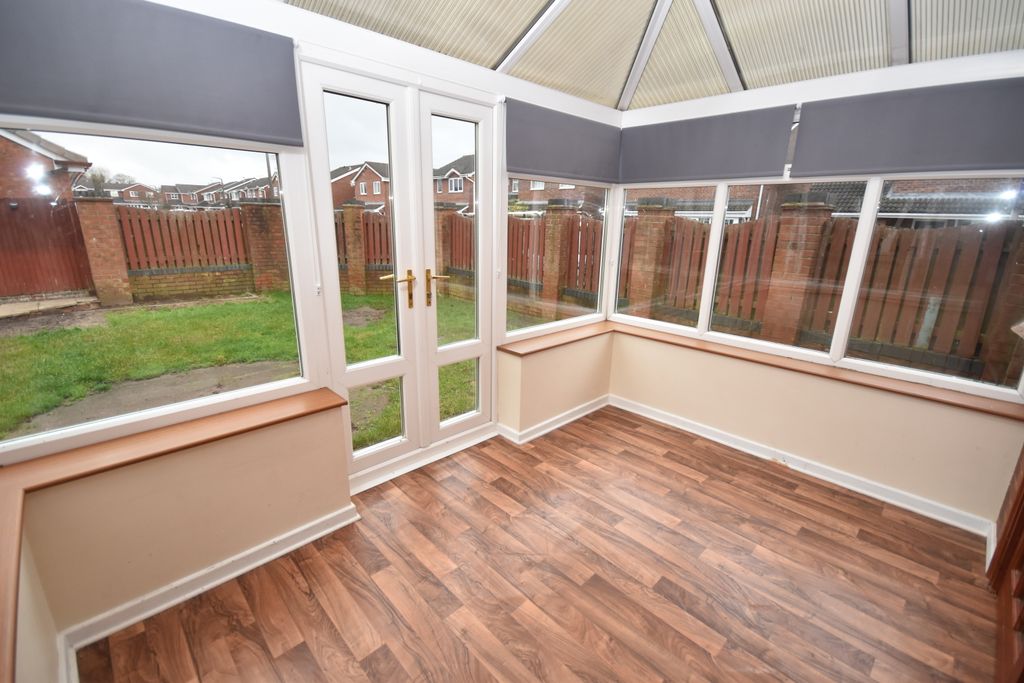 Property photo 3 of 16 Conservatory