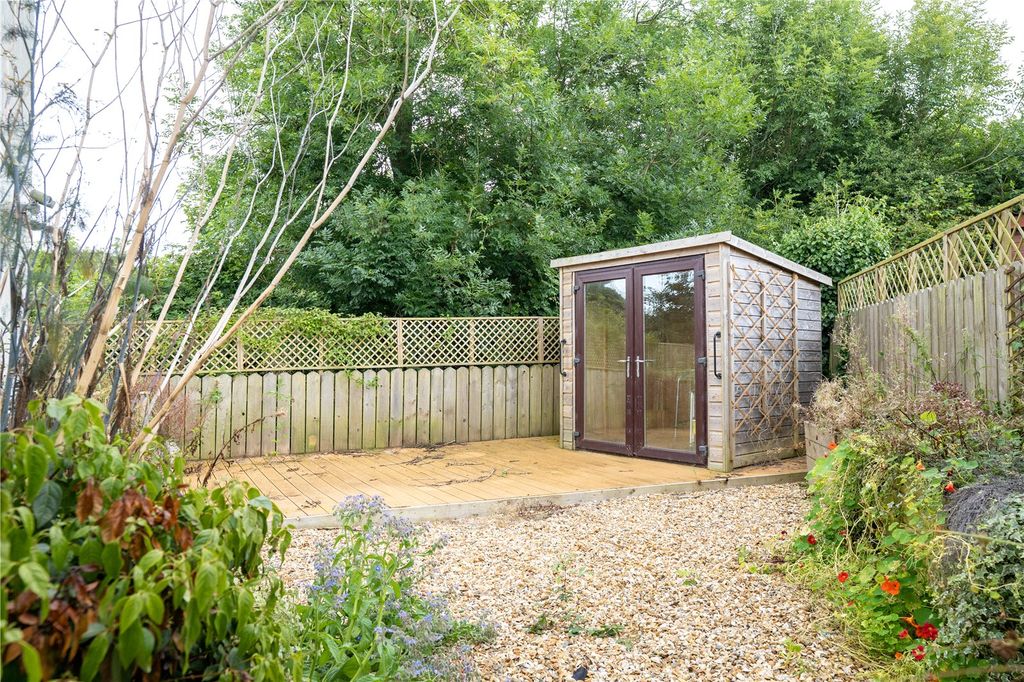 Property photo 3 of 23 Picture No. 19