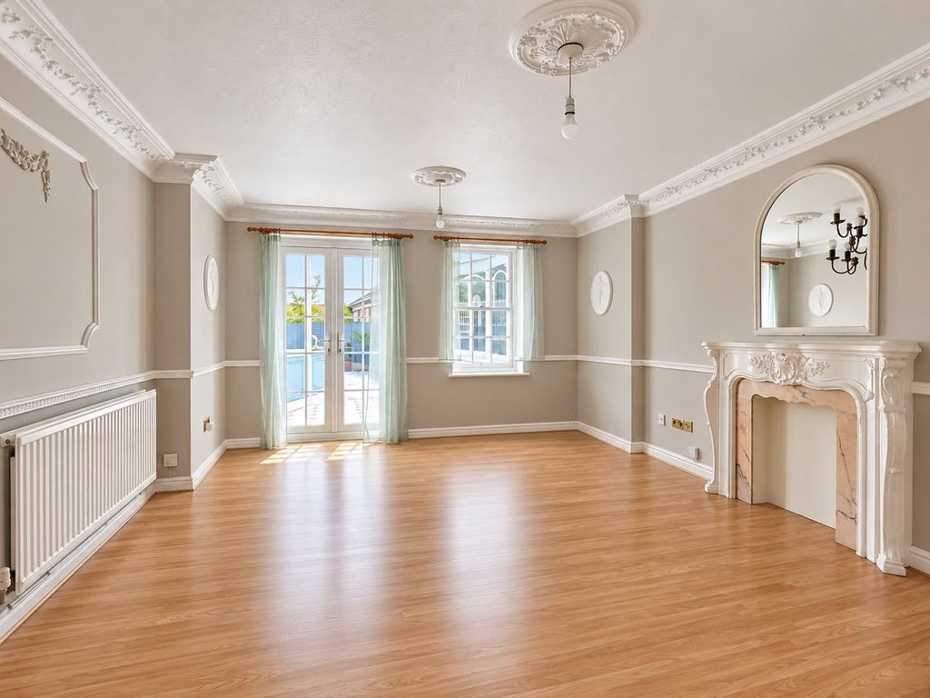 Property photo 3 of 12