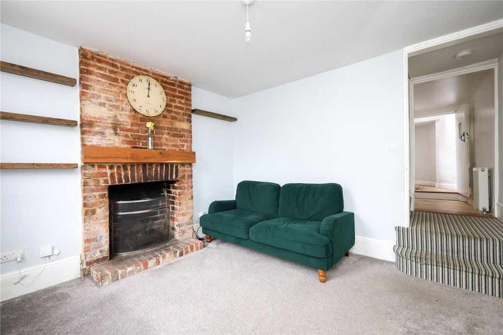 Property photo 2 of 10 Picture No. 12