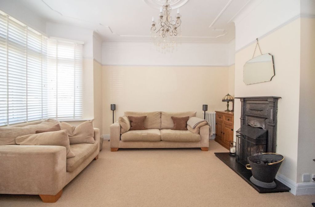 Property photo 2 of 36