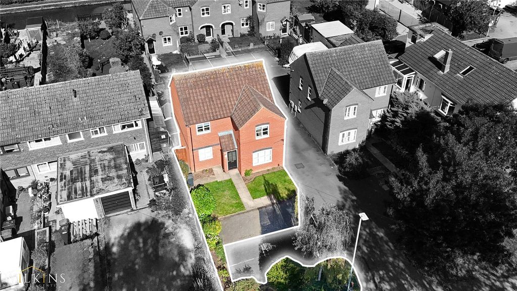 Property photo 2 of 16 Picture No. 20