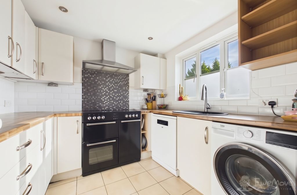 Property photo 2 of 13 Kitchen