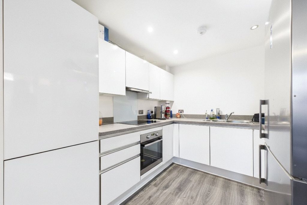 Property photo 2 of 5 Picture No. 11