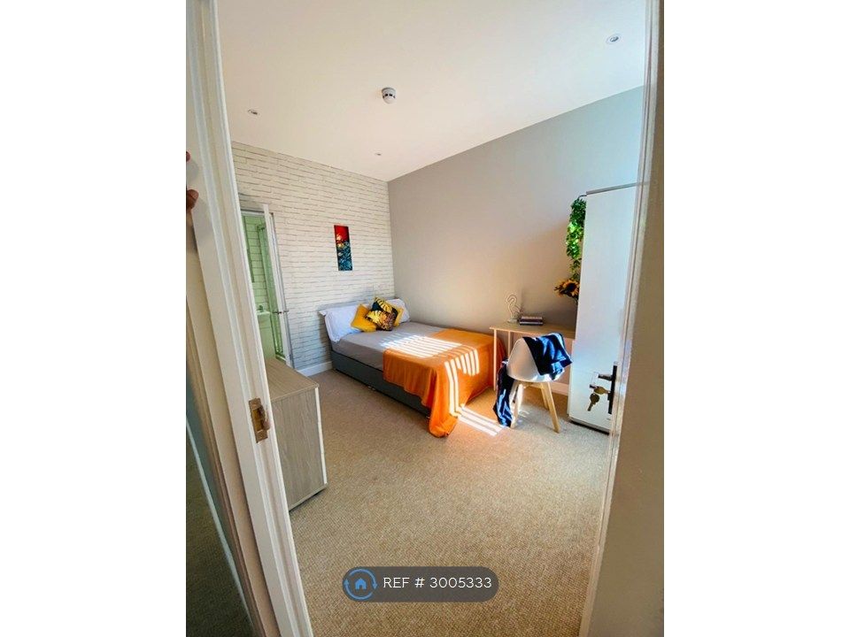Property photo 2 of 3