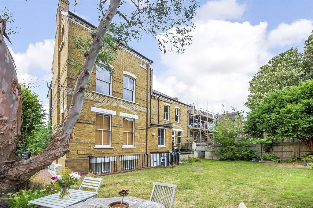 Property photo 3 of 14 Picture No. 11