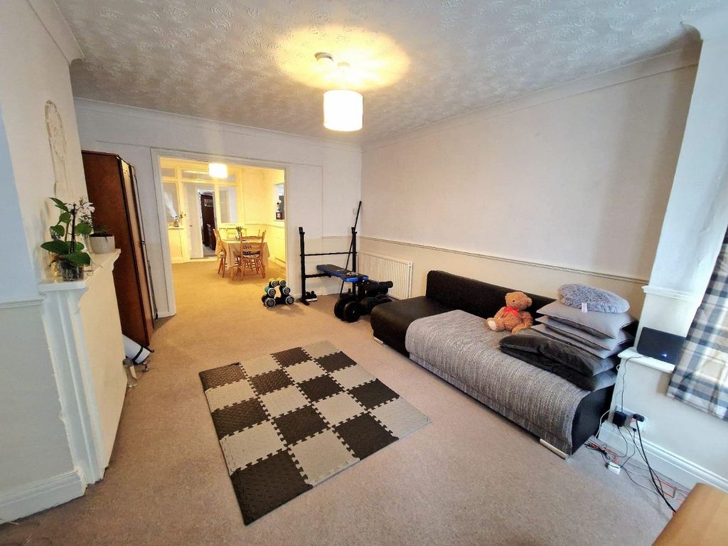 Property photo 2 of 9 Picture No. 14