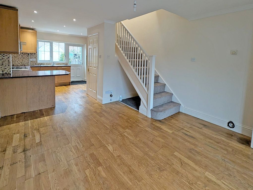 Property photo 3 of 8 4797722