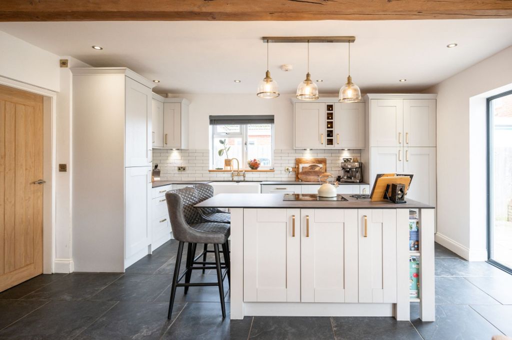 Property photo 3 of 20