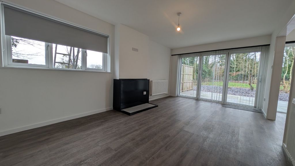 Property photo 3 of 12 Picture 3