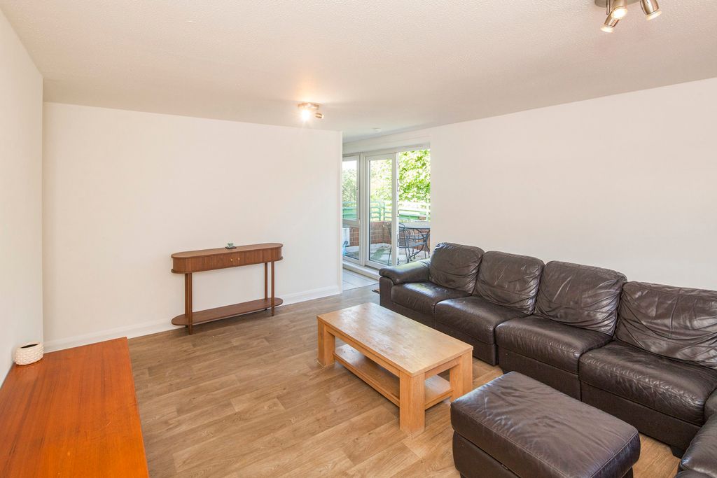 Property photo 2 of 10 2