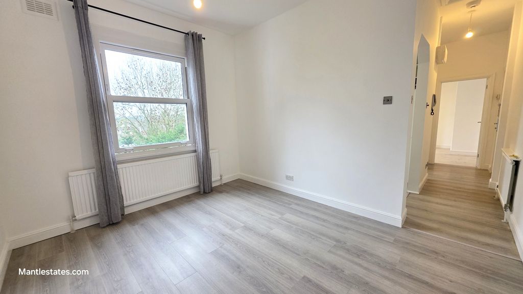 Property photo 2 of 13 Gallery