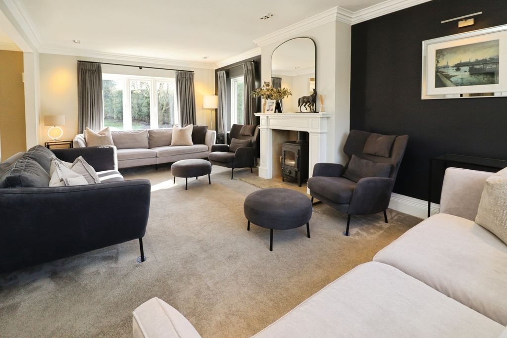 Property photo 2 of 41