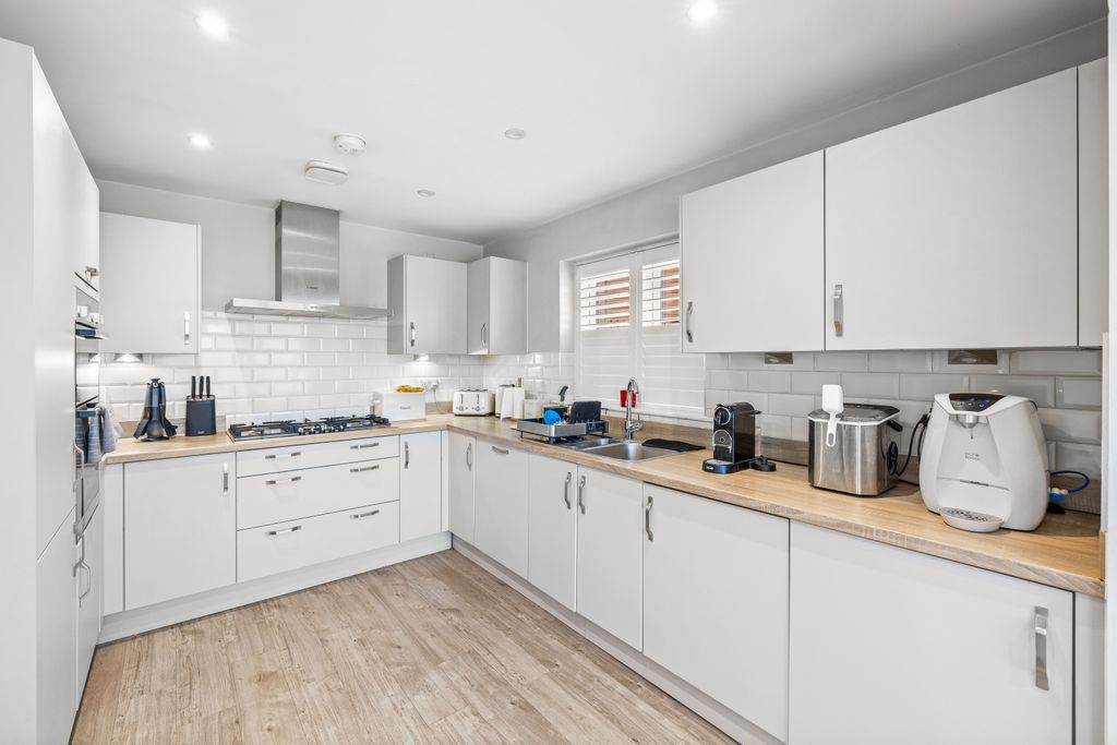 Property photo 2 of 18 1 (12).Jpg